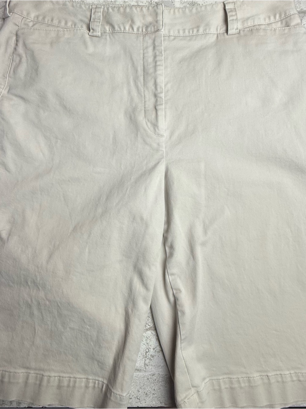 Talbots Bermuda Shorts Women's 12 EUC Mid Rise Stretch Tan Beige 😍